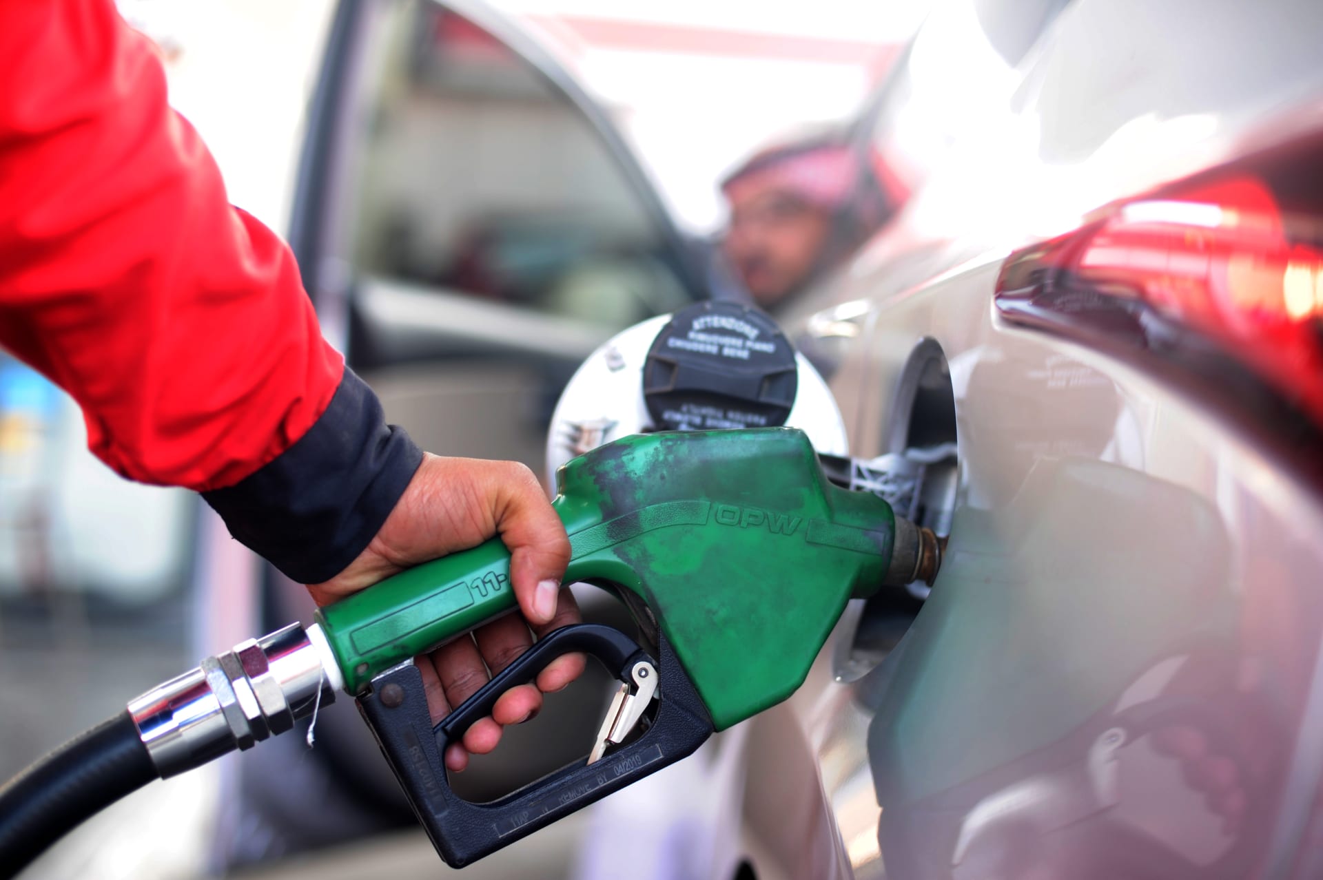 الحكومة تقرر تثبيت أسعار البنزين والسولار دون تغيير خلال الربع المقبل