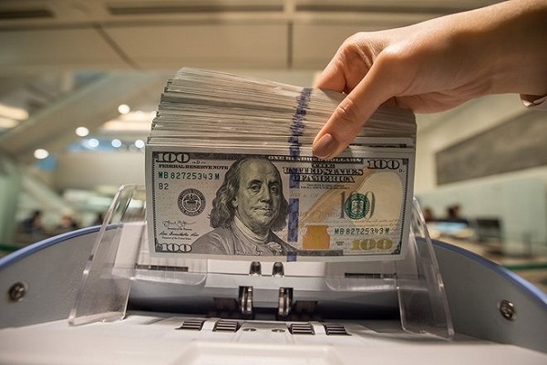 سعر الدولار مقابل الجنيه المصري بنهاية تعاملات الأسبوع.. ارتفاع ملحوظ