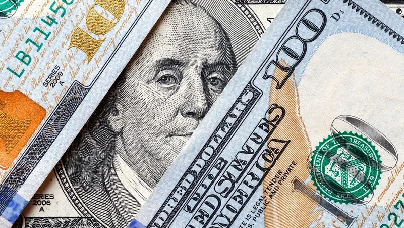 أسعار صرف الدولار بنهاية تعاملات اليوم.. تحديث جديد للبيع والشراء في البنوك