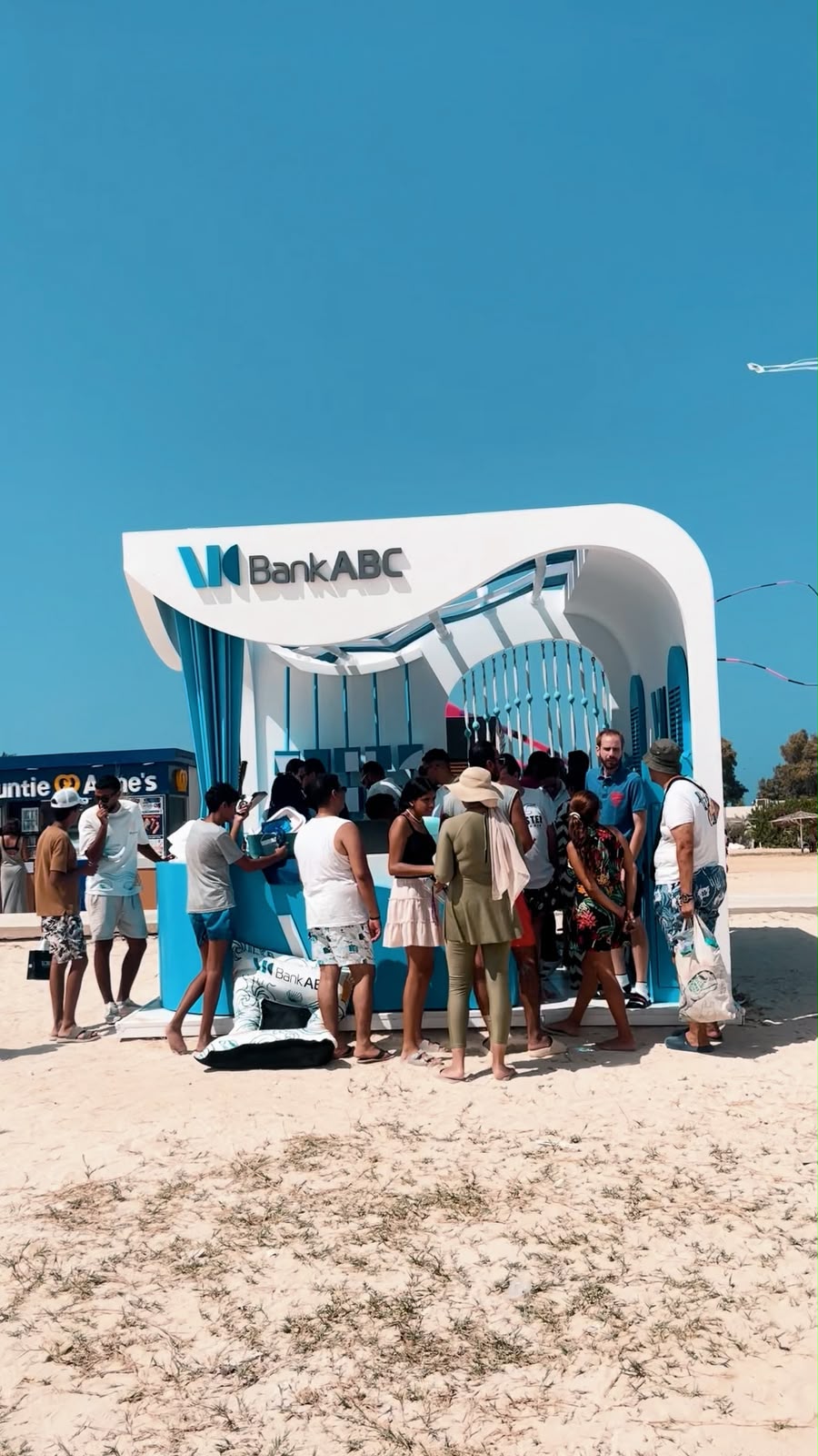بنك ABC يعزز أجواء صيف 2026 في غزالة باي بتجربة بنكية استثنائية وهدايا حصرية للعملاء