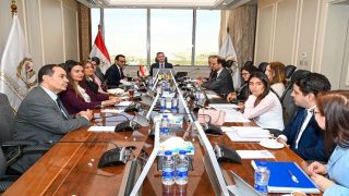 مصر تبحث مع بنك الاستثمار الأوروبي التعاون في إنشاء وتطوير مركز لوجيستي متكامل للحبوب
