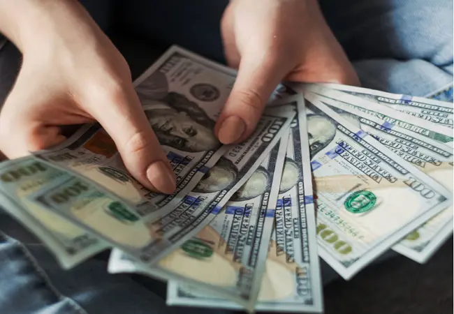 سعر الدولار اليوم