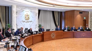 رئيس الوزراء يترأس اجتماع اللجنة المركزية لإدارة الأزمات بحضور نائبي محافظ البنك المركزي