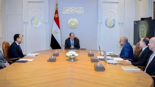 السيسي يتابع مشروعات الطاقة المتجددة وخطة رفع مساهمتها إلى 45% بحلول 2028.. ويوجه بخفض دين أجهزة الموازنة العامة