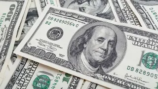 الدولار يرتفع 15 قرشًا أمام الجنيه المصري خلال تعاملات اليوم الاثنين